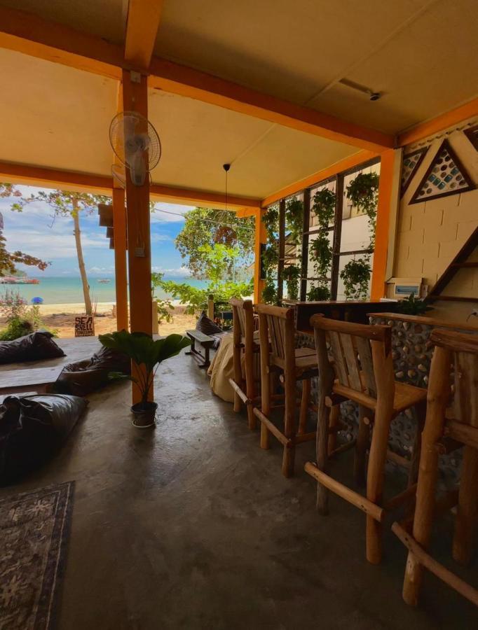 Seashell Guesthouse, Bar And Tattoos Koh Rong Sanloem Exterior foto